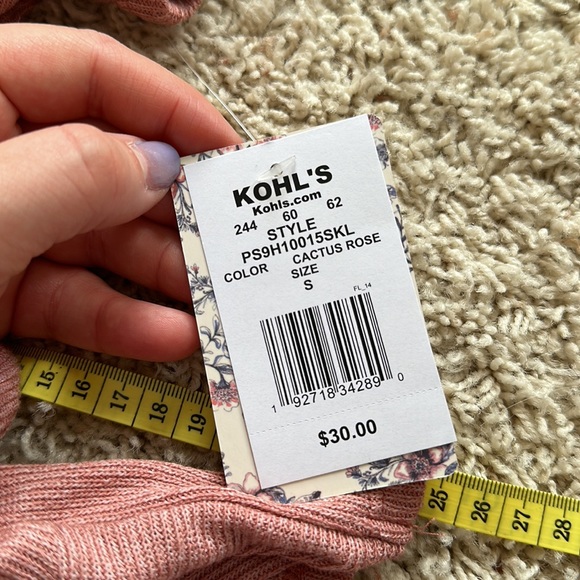 NWT Blush Pink t-shirt, size women’s junior’s small - Picture 11 of 11